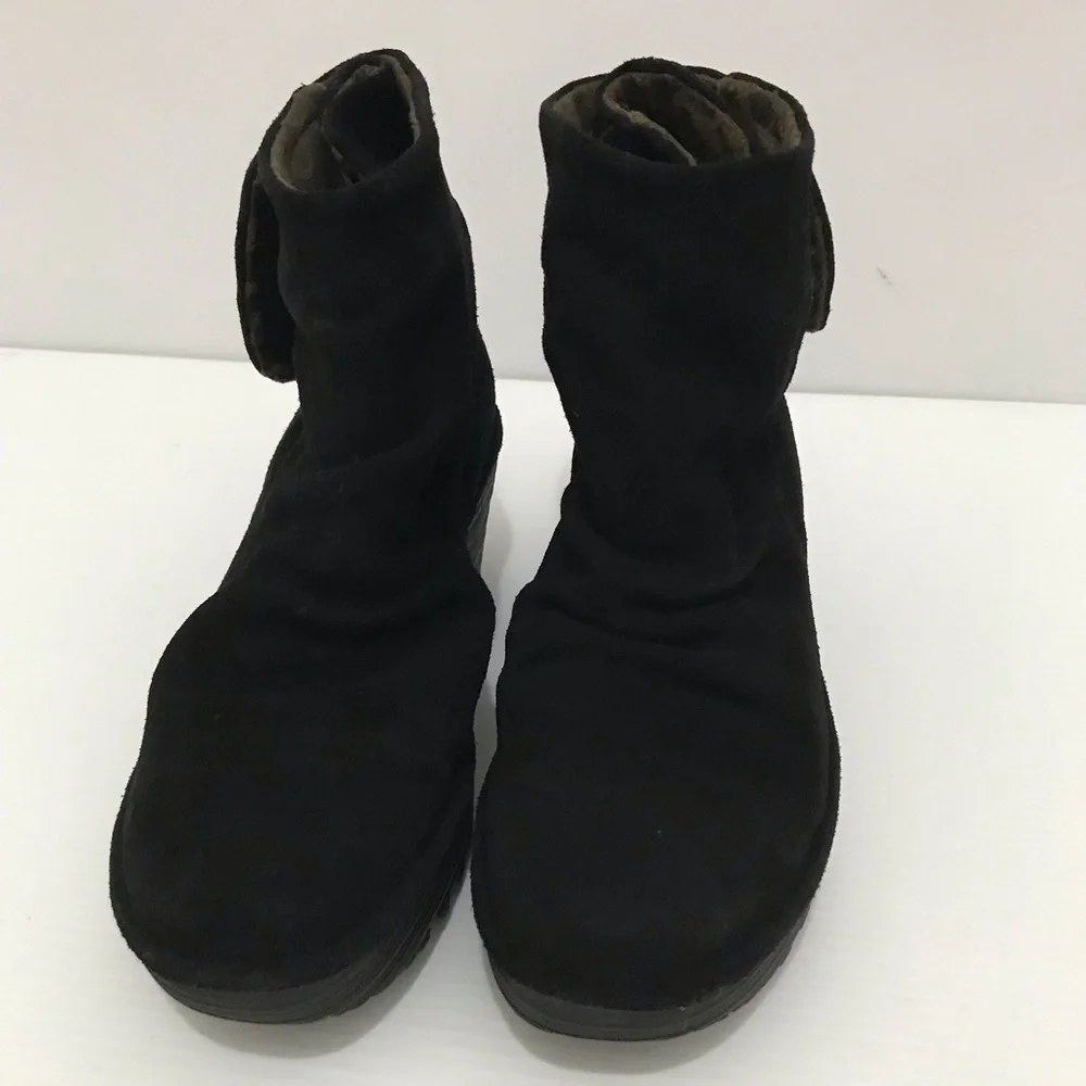 FLY London Women's Yegi689fly Ankle Bootie Size 37